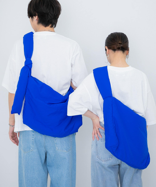 SENSE OF PLACE by URBAN RESEARCH（センスオブプレイスバイアーバンリサーチ）の「『ユニセックス』ナイロンパデットビッグショルダー（ショルダーバッグ・メンズ・アイボリー/ブルー/ミント/ブラック/オレンジ・ONE）」の18枚目の写真