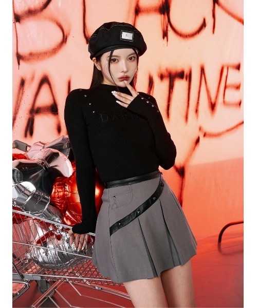 Darich グラフィックスタッズフーディー 赤 ダーリッチ Darich グラフィックスタッズフーディー （レッド
