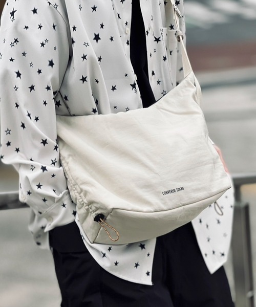 CONVERSE TOKYO（コンバーストウキョウ）の「SIDE GATHER NYLON PADDED
