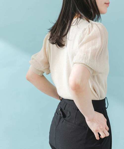URBAN RESEARCH ROSSO WOMEN（アーバンリサーチ　ロッソ）の「ドッキングシアープリーツスリーブプルオーバー（ニット/セーター・レディース・グリーン系その他/ライトベージュ/ブラック/オフホワイト・FREE）」の22枚目の写真