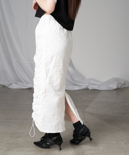 RAY CASSIN(レイカズン)の「ドロストナローロングスカート(スカート・レディース・ホワイト/ブラック/グレー・FREE)」の13枚目の写真