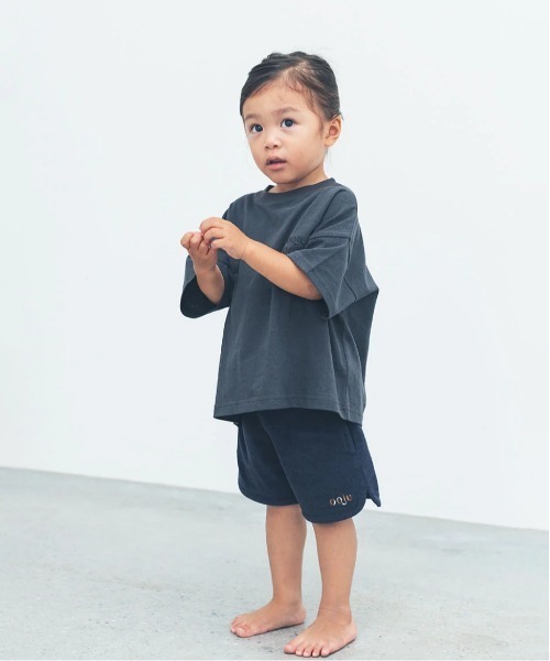 ooju(オージュ)の「【ooju】プリントTシャツ(キッズ)(Tシャツ/カットソー・キッズ・グレイッシュベージュ/チャコールグレー・1/2/3/4)」の3枚目の写真