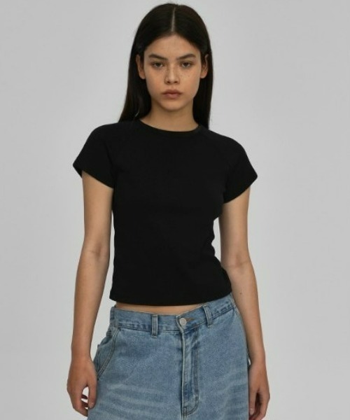 BLACKUP（ブラックアップ）の「[B-BASIC] スタンダードラグラン半袖Tシャツ（Tシャツ/カットソー・レディース・ブラック/ライトベージュ/ピンク/ホワイト・FREE）」の2枚目の写真