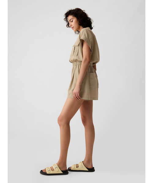 GAP(ギャップ)の「リネン混 ユーティリティ ロンパース(つなぎ/オールインワン・レディース・ベージュ・XS/M/XXS/S/L)」の3枚目の写真