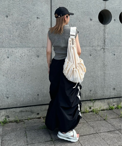 y/m by misato（イムバイミサト）の「配色ラインドロストスカート（スカート・レディース・アイボリー/ブラック・FREE）」の8枚目の写真
