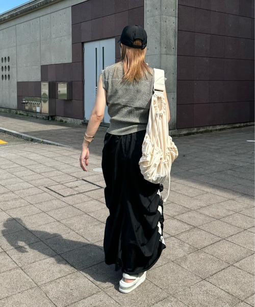 y/m by misato（イムバイミサト）の「配色ラインドロストスカート（スカート・レディース・アイボリー/ブラック・FREE）」の11枚目の写真