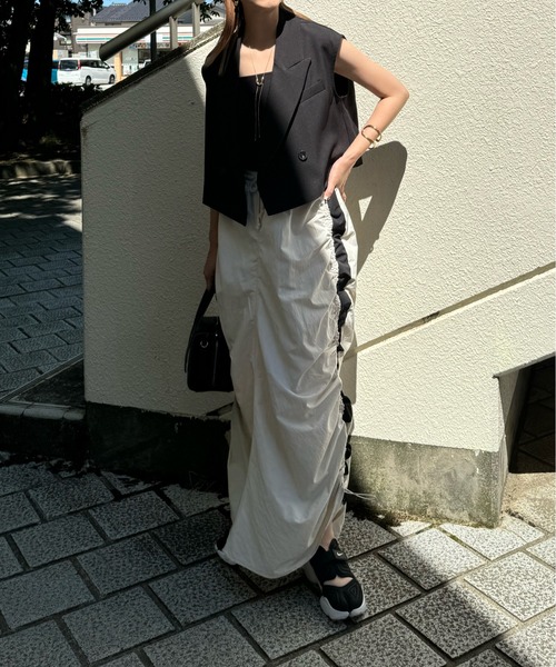 y/m by misato（イムバイミサト）の「配色ラインドロストスカート（スカート・レディース・アイボリー/ブラック・FREE）」の16枚目の写真