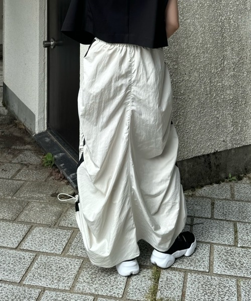 y/m by misato（イムバイミサト）の「配色ラインドロストスカート（スカート・レディース・アイボリー/ブラック・FREE）」の18枚目の写真