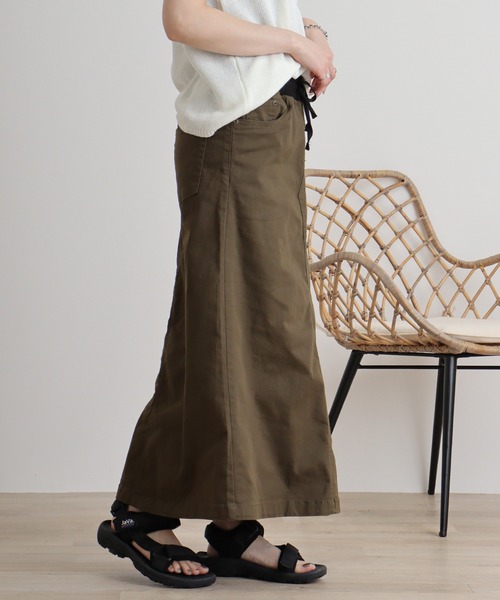 atONE（アットワン）の「atONE ウエストリブストレッチロングスカート（スカート・レディース・ベージュ/ブラック/カーキ・M/3L/L/LL/4L）」の17枚目の写真