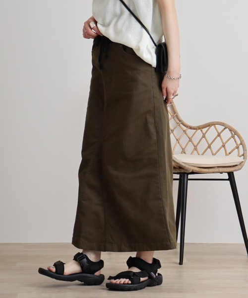 atONE（アットワン）の「atONE ウエストリブストレッチロングスカート（スカート・レディース・ベージュ/ブラック/カーキ・M/3L/L/LL/4L）」の16枚目の写真