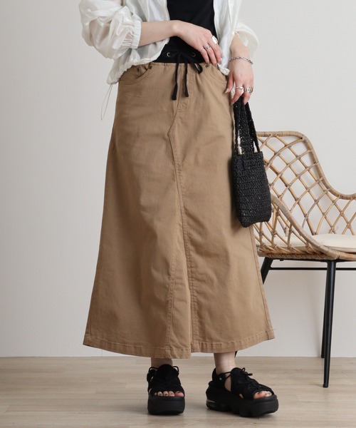 atONE（アットワン）の「atONE ウエストリブストレッチロングスカート（スカート・レディース・ベージュ/ブラック/カーキ・M/3L/L/LL/4L）」の10枚目の写真