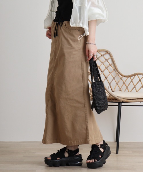 atONE（アットワン）の「atONE ウエストリブストレッチロングスカート（スカート・レディース・ベージュ/ブラック/カーキ・M/3L/L/LL/4L）」の11枚目の写真