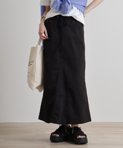 atONE（アットワン）の「atONE ウエストリブストレッチロングスカート（スカート・レディース・ベージュ/ブラック/カーキ・M/3L/L/LL/4L）」の5枚目の写真
