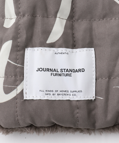 journal standard Furniture （ジャーナルスタンダードファニチャー）の「USB BLANKET LINEPATCH　洗える USB ブランケット（ブランケット・レディース・ベージュ/チャコールグレー・FREE）」の19枚目の写真