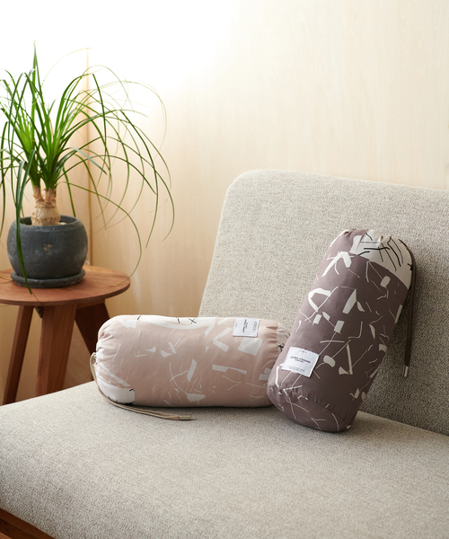 journal standard Furniture （ジャーナルスタンダードファニチャー）の「USB BLANKET LINEPATCH　洗える USB ブランケット（ブランケット・レディース・ベージュ/チャコールグレー・FREE）」の10枚目の写真