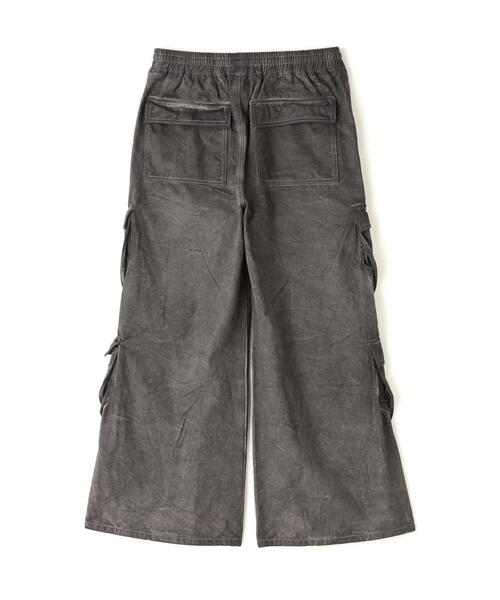 DANKE SCHON（ダンケシェーン）の「DankeSchon/ダンケシェーン/SPRAYED FLARE CARGO PANTS（カーゴパンツ・メンズ・ブラック・M/S/L）」の2枚目の写真