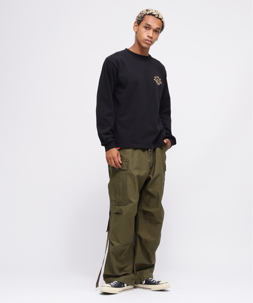 AVIREX(アヴィレックス)の「《WEB&DEPOT限定》TOMCAT LONGSLEEVE T-SHIRT / トムキャット 長袖Tシャツ / AVIREX / アヴィレックス(Tシャツ/カットソー・メンズ・マスタード/ホワイト/レンガ/ブラック・MEDIUM/LARGE/X-LARGE/XX-LARGE)」の18枚目の写真