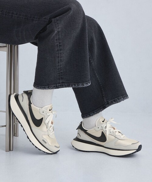 NIKE（ナイキ）の「＜NIKE＞フェニックス ワッフル スニーカー（スニーカー・レディース・ベージュ・25cm/22.5cm/23cm/24.5cm/23.5cm/24cm）」の3枚目の写真