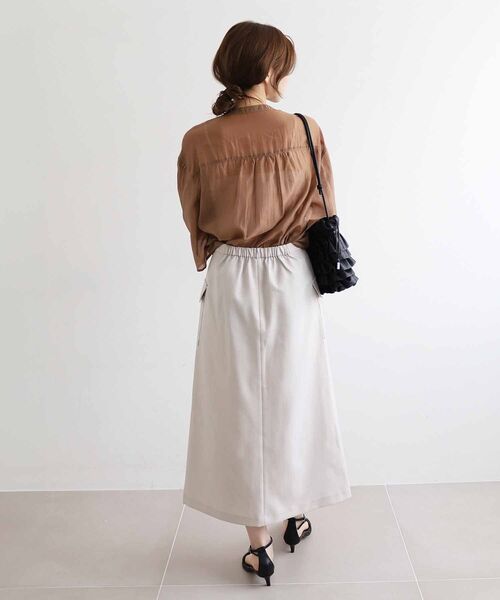 le.coeur blanc(ルクールブラン)の「シアーフレアスリーブ2WAYブラウス(シャツ/ブラウス・レディース・ブラック/グレイッシュベージュ/キャメル・38)」の15枚目の写真