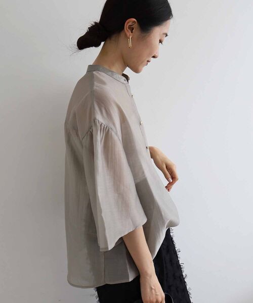 le.coeur blanc(ルクールブラン)の「シアーフレアスリーブ2WAYブラウス(シャツ/ブラウス・レディース・ブラック/グレイッシュベージュ/キャメル・38)」の22枚目の写真