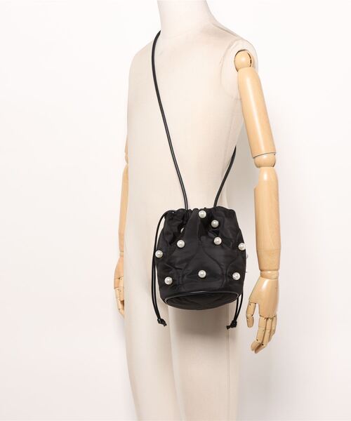 COLDE （コルデ）の「【COLDE】キルティングパール巾着ショルダーバッグ(846552)（ショルダーバッグ・レディース・ベージュ/ブラック・ALL）」の6枚目の写真