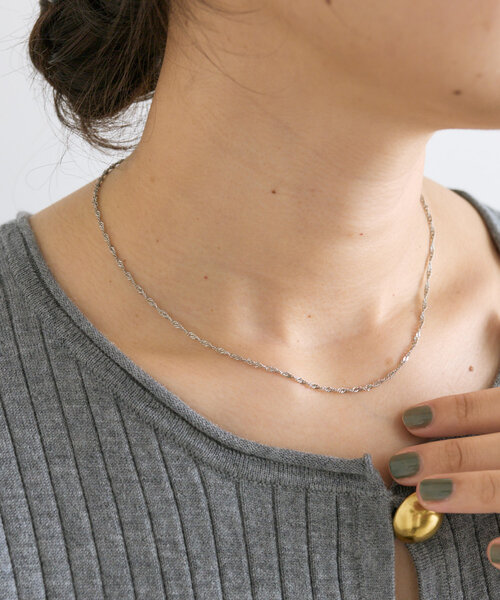 RIVE DROITE(リヴドロワ)の「【R.good(アールドットグッド)】スリムツイストチェーンネックレス(ネックレス・レディース・シルバー/ゴールド・FREE)」の3枚目の写真