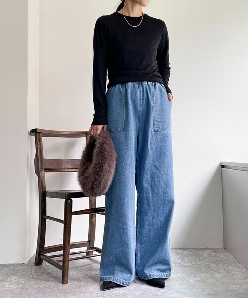 fredy emue（フレディエミュ）の「デニムイージーベイカーパンツ（デニムパンツ・レディース・ネイビー/ブルー・36/38）」の3枚目の写真