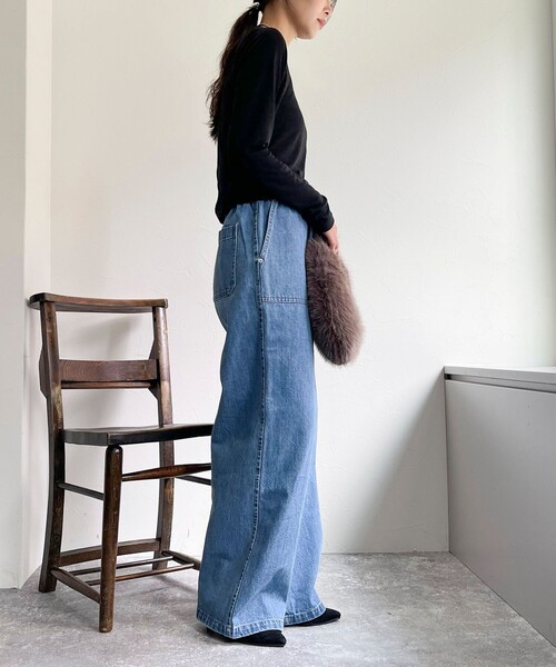 fredy emue（フレディエミュ）の「デニムイージーベイカーパンツ（デニムパンツ・レディース・ネイビー/ブルー・36/38）」の5枚目の写真