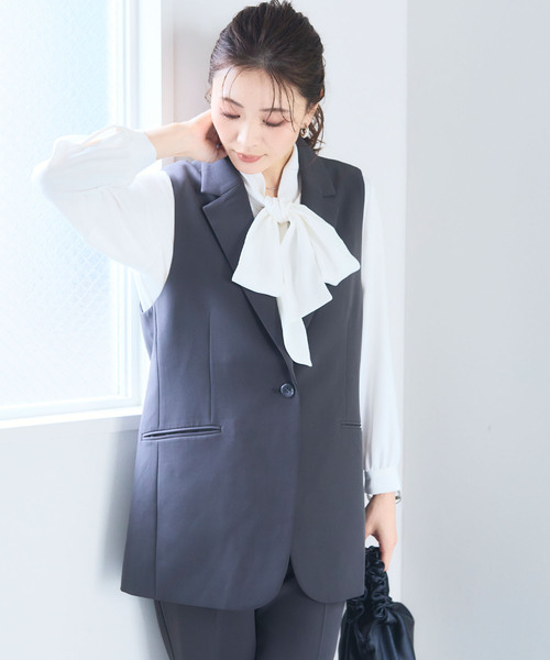 CROSS FUNCTION(クロスファンクション)の「《洗える》正解 リボンボウタイブラウス【CF/クロスファンクション】(シャツ/ブラウス・レディース・ネイビー/グレイッシュベージュ/オフホワイト・M/LL/L)」の9枚目の写真