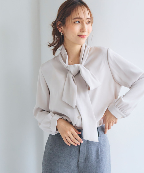 CROSS FUNCTION(クロスファンクション)の「《洗える》正解 リボンボウタイブラウス【CF/クロスファンクション】(シャツ/ブラウス・レディース・ネイビー/グレイッシュベージュ/オフホワイト・M/LL/L)」の17枚目の写真