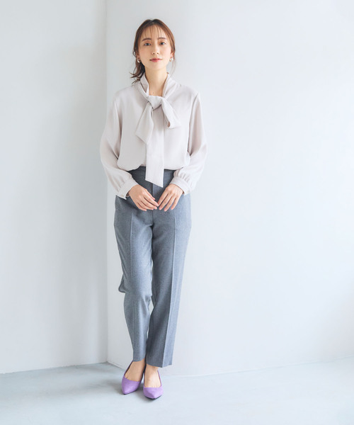 CROSS FUNCTION(クロスファンクション)の「《洗える》正解 リボンボウタイブラウス【CF/クロスファンクション】(シャツ/ブラウス・レディース・ネイビー/グレイッシュベージュ/オフホワイト・M/LL/L)」の21枚目の写真