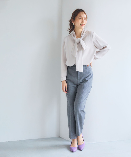 CROSS FUNCTION(クロスファンクション)の「《洗える》正解 リボンボウタイブラウス【CF/クロスファンクション】(シャツ/ブラウス・レディース・ネイビー/グレイッシュベージュ/オフホワイト・M/LL/L)」の22枚目の写真