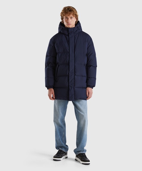 BENETTON (UNITED COLORS OF BENETTON)(ベネトンユナイテッドカラーズオブベネトン)の「【GREEN B】ナイロンフード付き無地ダウンコート(ダウンジャケット/コート・メンズ・ネイビー・MEDIUM/SMALL)」の2枚目の写真
