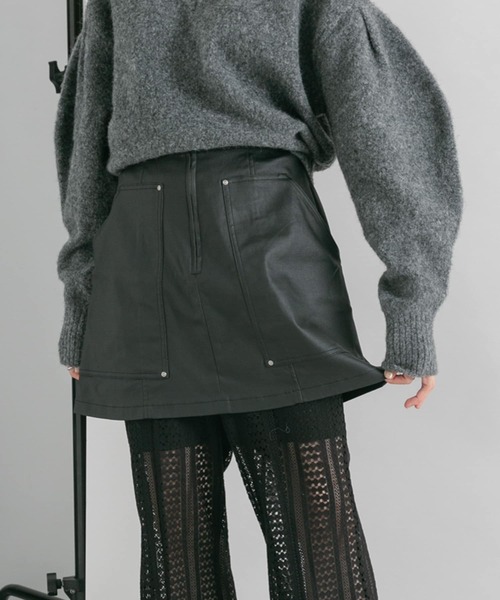 KBF（ケイビーエフ）の「コーティングミニスカート（スカート・レディース・ブラック/カーキ・ONE）」の2枚目の写真