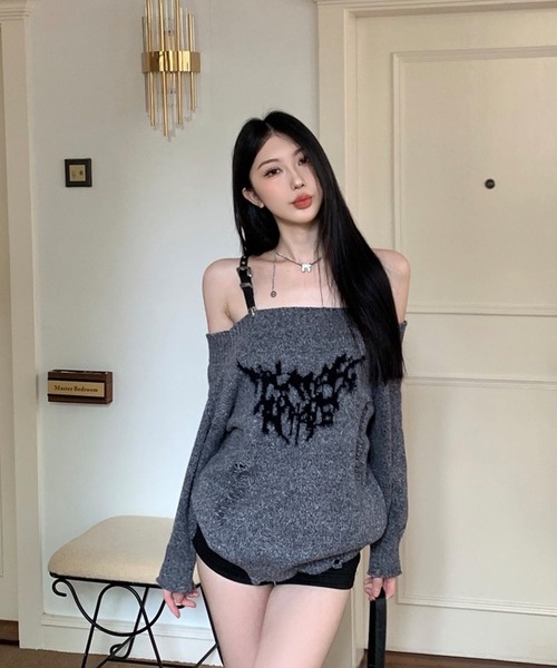 shopnikoniko(ショップニコニコ)の「バタフライ ベルトショルダー オフショルダメージニット(ニット/セーター・レディース・グレー/ベージュ/ブラウン・フリー)」の4枚目の写真