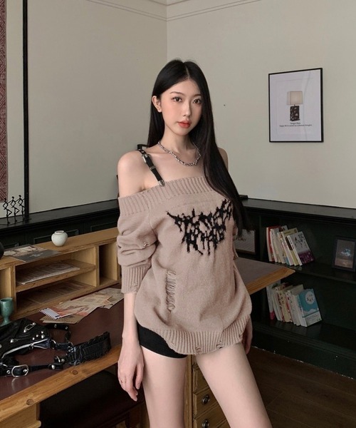 shopnikoniko(ショップニコニコ)の「バタフライ ベルトショルダー オフショルダメージニット(ニット/セーター・レディース・グレー/ベージュ/ブラウン・フリー)」の11枚目の写真