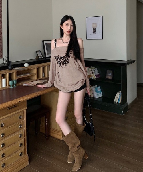 shopnikoniko(ショップニコニコ)の「バタフライ ベルトショルダー オフショルダメージニット(ニット/セーター・レディース・グレー/ベージュ/ブラウン・フリー)」の13枚目の写真