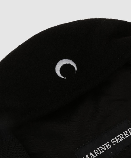 MARINE SERRE(マリーン・セル)の「MOON LOGO FELTED WOOL BERET(ハンチング/ベレー帽・レディース・ブラック・M)」の3枚目の写真
