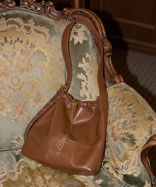 idem（イデム）の「heart charm shoulder bag / ハート金具バッグ（ショルダーバッグ・レディース・ブラウン/ブラック/グレイッシュベージュ・FREE）」の15枚目の写真