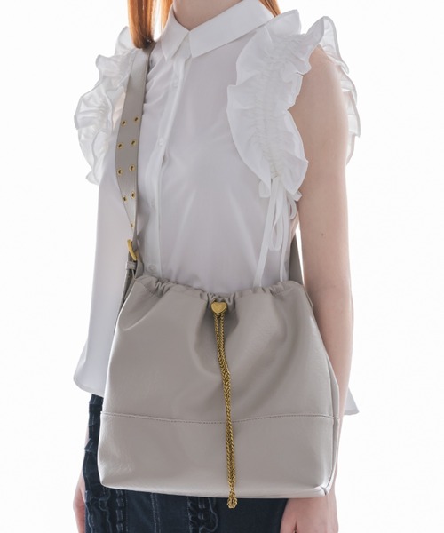 idem（イデム）の「heart charm shoulder bag / ハート金具バッグ（ショルダーバッグ・レディース・ブラウン/ブラック/グレイッシュベージュ・FREE）」の11枚目の写真