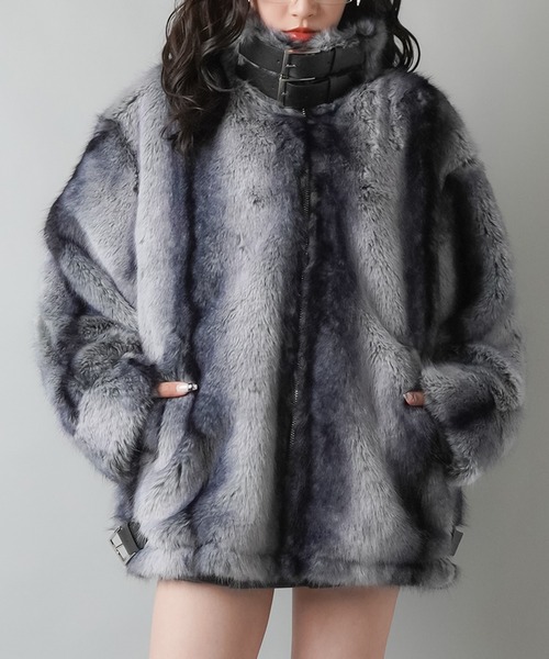 SPINNS（スピンズ）の「ベルト付 グラデーションフェイクファー ミディアムコート（その他アウター・レディース・ブラウン/グレー・ONESIZE）」の4枚目の写真