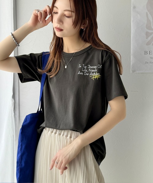 classicalelf（クラシカルエルフ）の「ぐるり360°どこからだって映えちゃう。オーガニックコットン100%らくがき風刺繍 無地＆ボーダー柄半袖Tシャツ（Tシャツ/カットソー・レディース・ホワイト×ブラック/アイボリー/ホワイト/チャコール・X-LARGE/SMALL/MEDIUM/LARGE）」の15枚目の写真