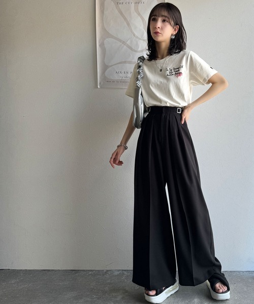 classicalelf（クラシカルエルフ）の「ぐるり360°どこからだって映えちゃう。オーガニックコットン100%らくがき風刺繍 無地＆ボーダー柄半袖Tシャツ（Tシャツ/カットソー・レディース・ホワイト×ブラック/アイボリー/ホワイト/チャコール・X-LARGE/SMALL/MEDIUM/LARGE）」の12枚目の写真