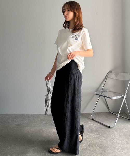 classicalelf（クラシカルエルフ）の「ぐるり360°どこからだって映えちゃう。オーガニックコットン100%らくがき風刺繍 無地＆ボーダー柄半袖Tシャツ（Tシャツ/カットソー・レディース・ホワイト×ブラック/アイボリー/ホワイト/チャコール・X-LARGE/SMALL/MEDIUM/LARGE）」の6枚目の写真