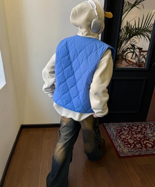 NOWLE（ノウル）の「【NOWLE】ワンポイントロゴ 刺繍 キルティング ベスト（ベスト・メンズ・オフホワイト/ブルー・MEDIUM/LARGE）」の19枚目の写真