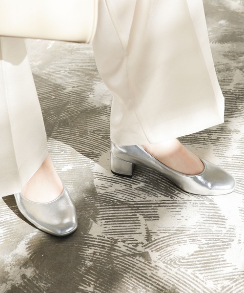 SESTO(セスト)の「かかとがパカパカしにくい!スクエアトゥチャンキーヒールパンプス(パンプス・レディース・ブラック/アイボリー/グレイッシュベージュ/シルバー/キャメル・22.5cm/23.0cm/23.5cm/24.0cm/24.5cm/25.0cm)」の17枚目の写真
