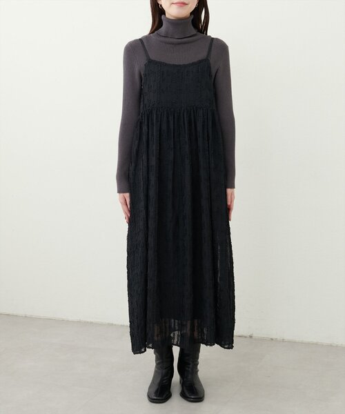 natural couture(ナチュラルクチュール)の「【WEB限定】シアージャガードキャミワンピース(ワンピース・レディース・ブラック/オフホワイト・FREE)」の15枚目の写真