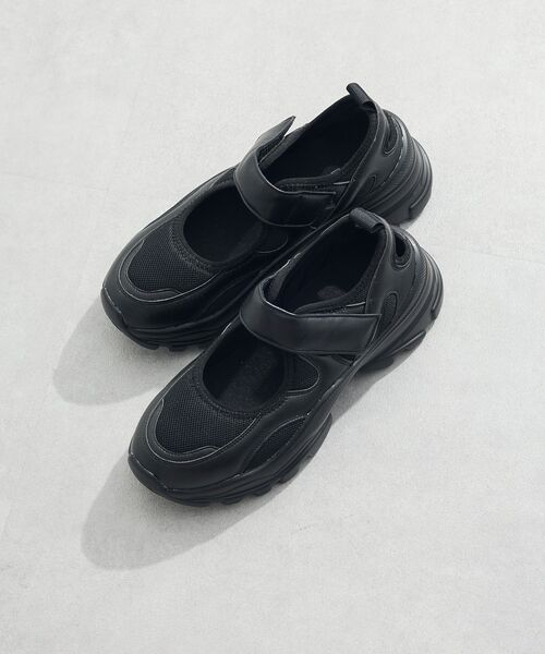 Green Parks(グリーンパークス)の「RUPIS. 厚底ベルトスニーカー(スニーカー・レディース・ブラック/アイボリー/シルバー・M/L/S/XL)」の3枚目の写真