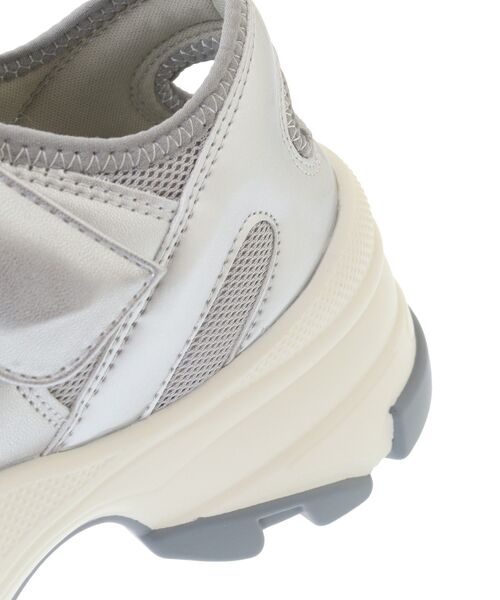 Green Parks(グリーンパークス)の「RUPIS. 厚底ベルトスニーカー(スニーカー・レディース・ブラック/アイボリー/シルバー・M/L/S/XL)」の12枚目の写真