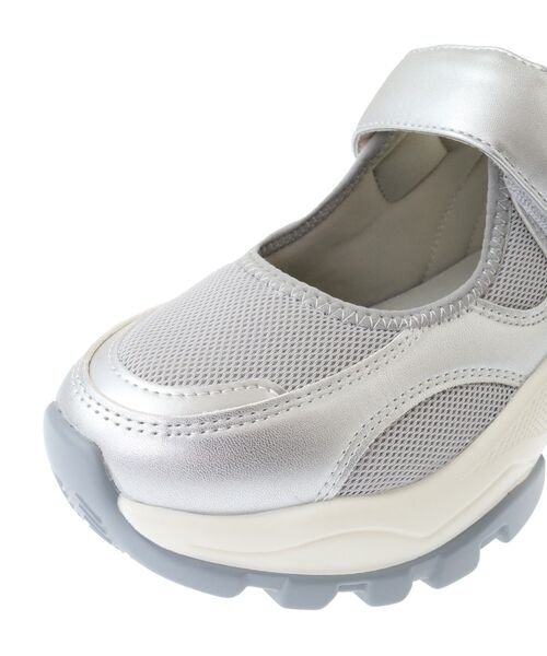 Green Parks(グリーンパークス)の「RUPIS. 厚底ベルトスニーカー(スニーカー・レディース・ブラック/アイボリー/シルバー・M/L/S/XL)」の14枚目の写真